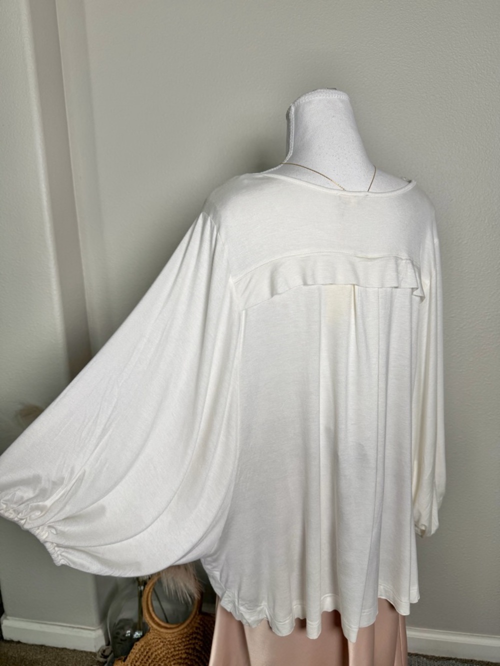 NWT Jodifl - comfortable oversize white Top - Picture 6 of 11